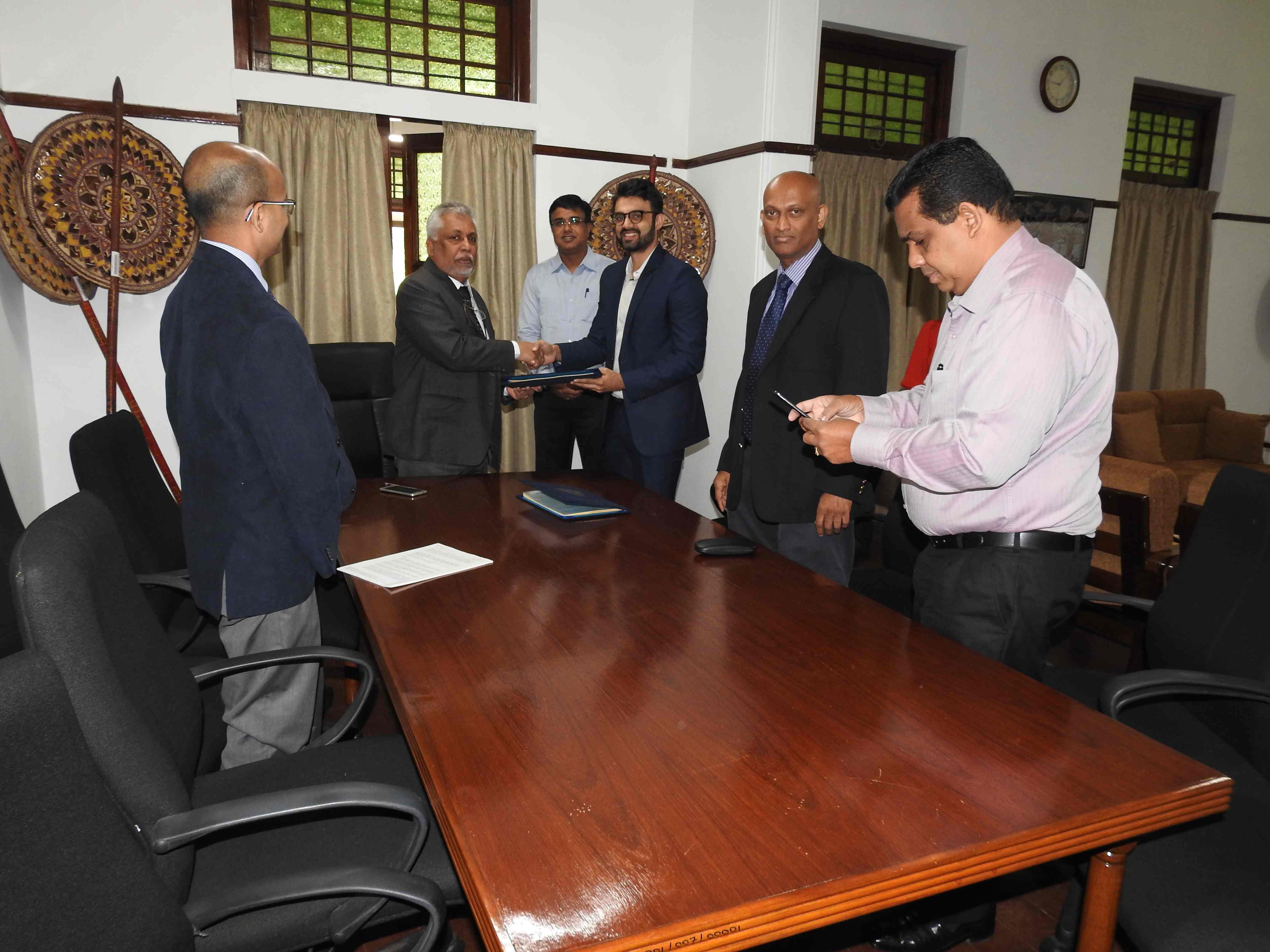 University of Colombo signs an MoU with Johnson and Johnson Private limited , India