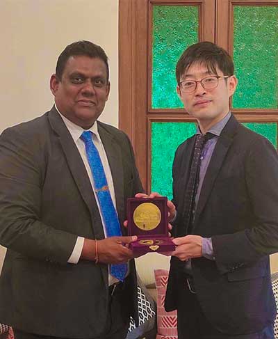 JETRO Representative Visits University of Colombo